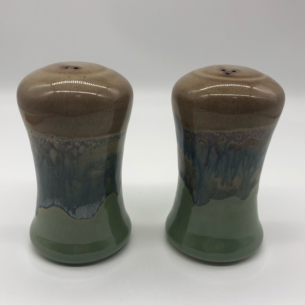 Ceramic stoneware Clay in Motion pottery studio salt & pepper Ocean Tide color